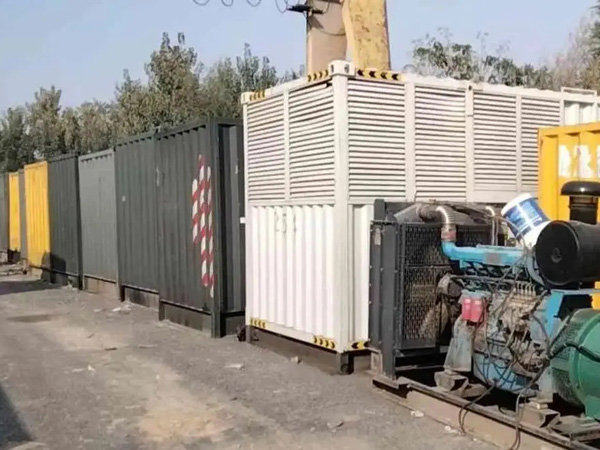 怀宁200KW柴油发电机机组每小时油耗是多少？